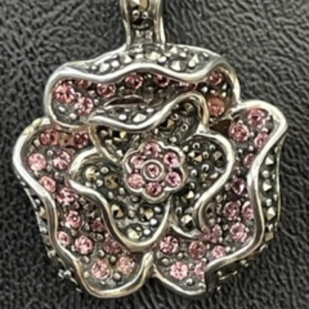 Sterling silver chain with pendant with Marquesite & pink rhinestones